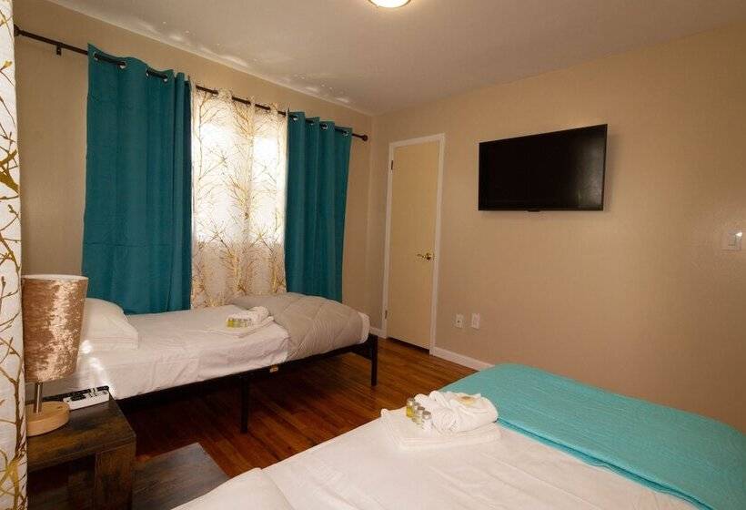 فندق ريفى Cheerful & Beautiful 3 Bedroom Ranch