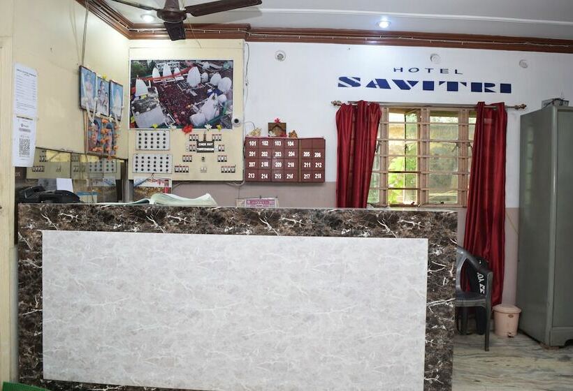 هتل Savitri