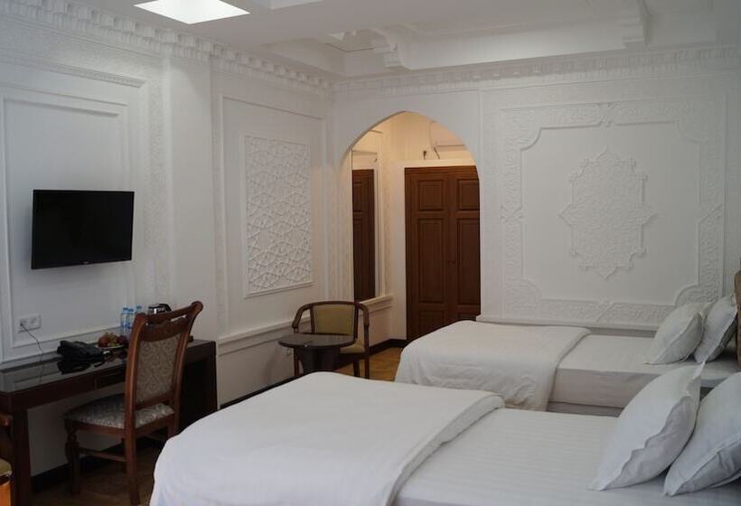 בית מלון כפרי Shahristan Plaza