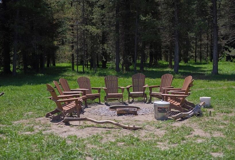 هتل Starlight Retreat Yellowstone