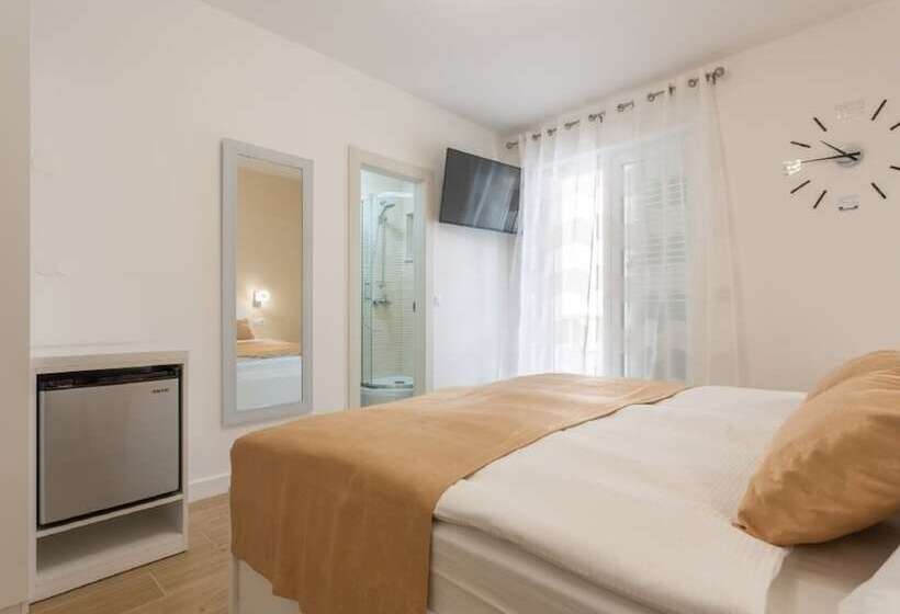 פנסיון Villa Stonehouse