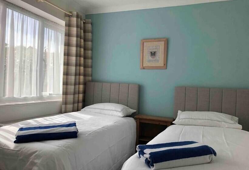 إقامة Bungalow By The Beach, Sleeps 6, Snowdonia, Wales