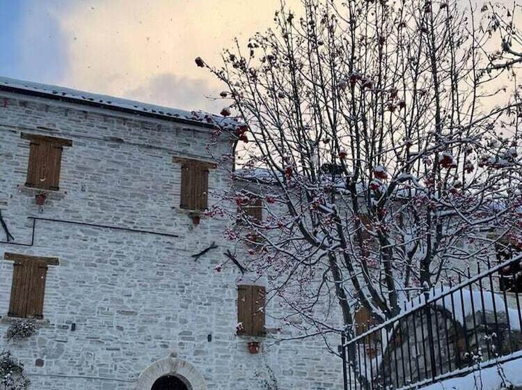 住所  Casa Lola A Lovely 3 Bed House In Bolognola