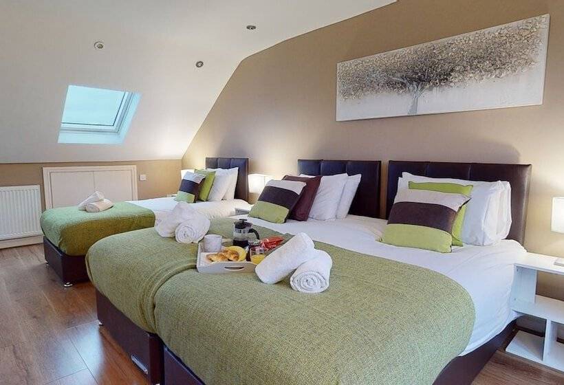 اقامتگاه Charming 5 Bed House In Romford