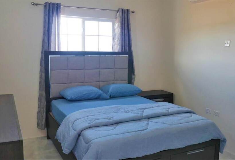 اقامتگاه Lux Sea View Camelot Village Discovery Bay