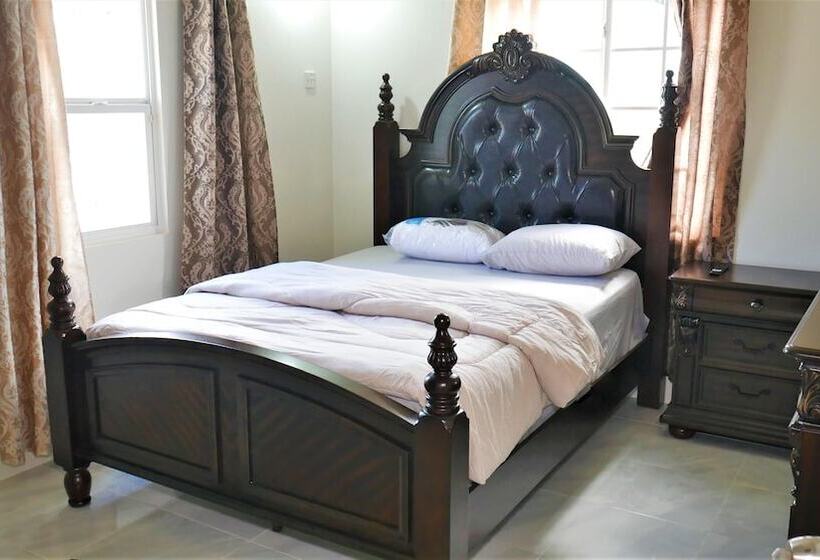 اقامتگاه Lux Sea View Camelot Village Discovery Bay