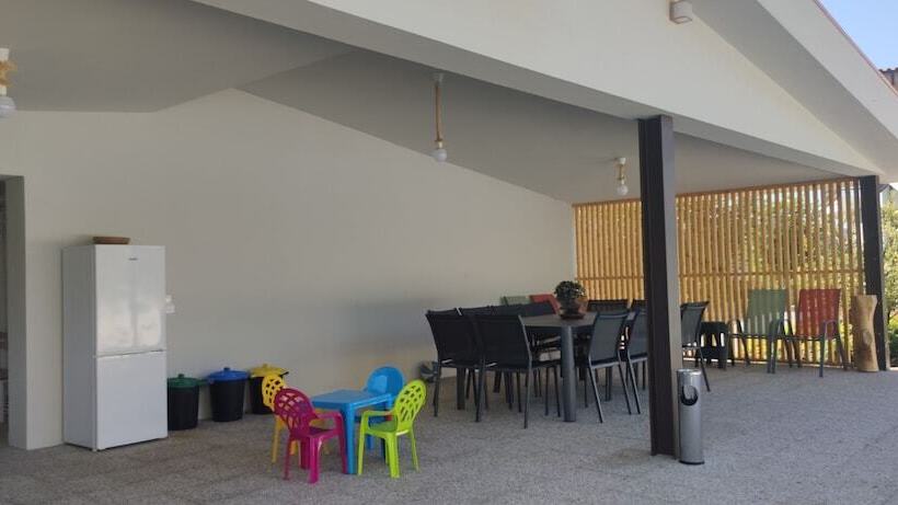 住所  Stunning 6 Bed House In Brito, Guimaraes