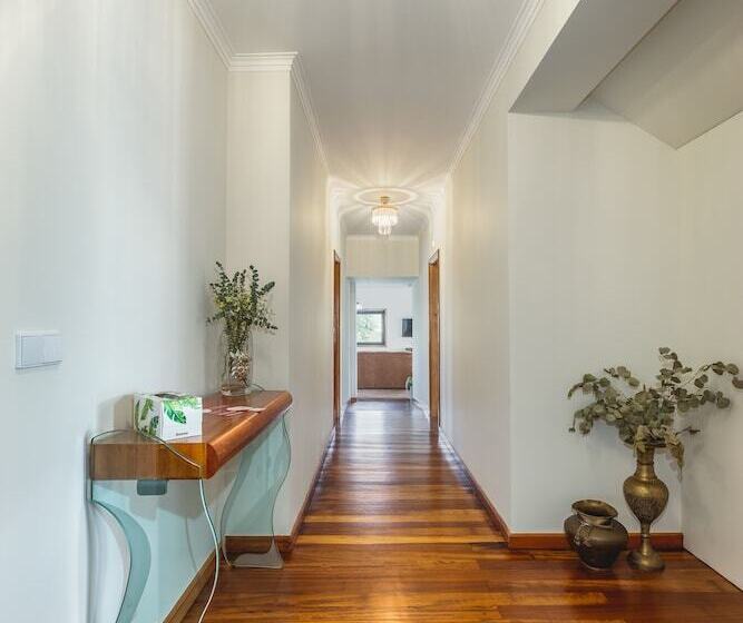 住所  Stunning 6 Bed House In Brito, Guimaraes