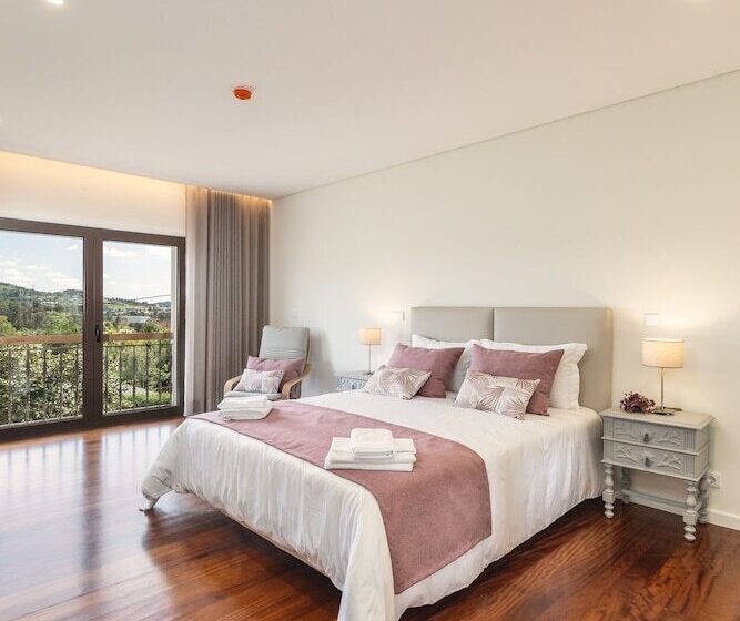 住所  Stunning 6 Bed House In Brito, Guimaraes