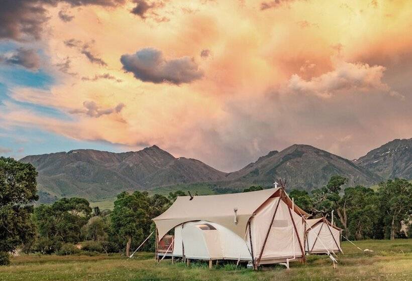Курорт Under Canvas North Yellowstone   Paradise Valley