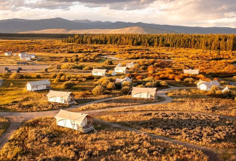 Курорт Under Canvas North Yellowstone   Paradise Valley