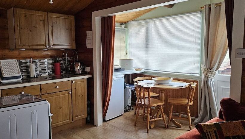 Snowdonia National Park Log Cabin With Garden