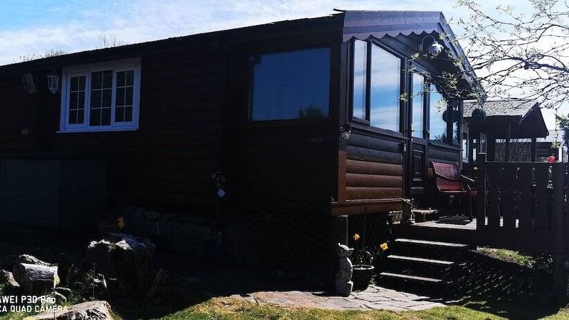 Snowdonia National Park Log Cabin With Garden