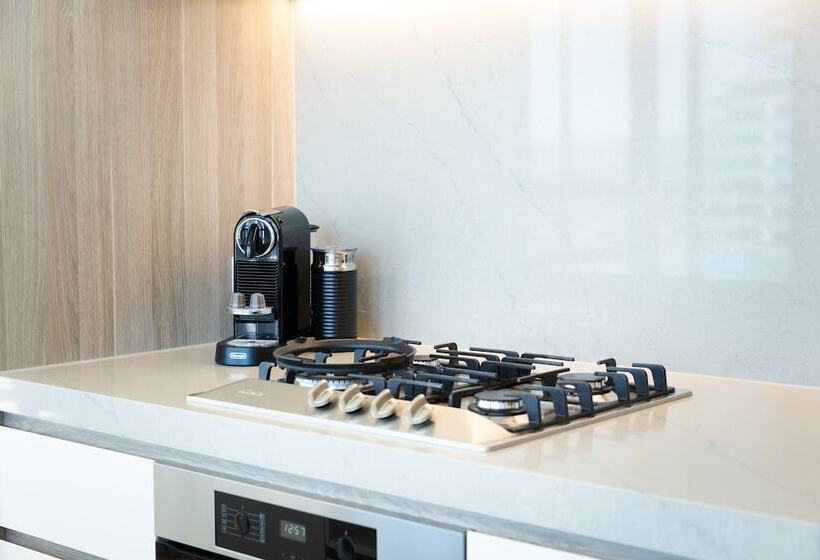 Signature Broadbeach   Gclr