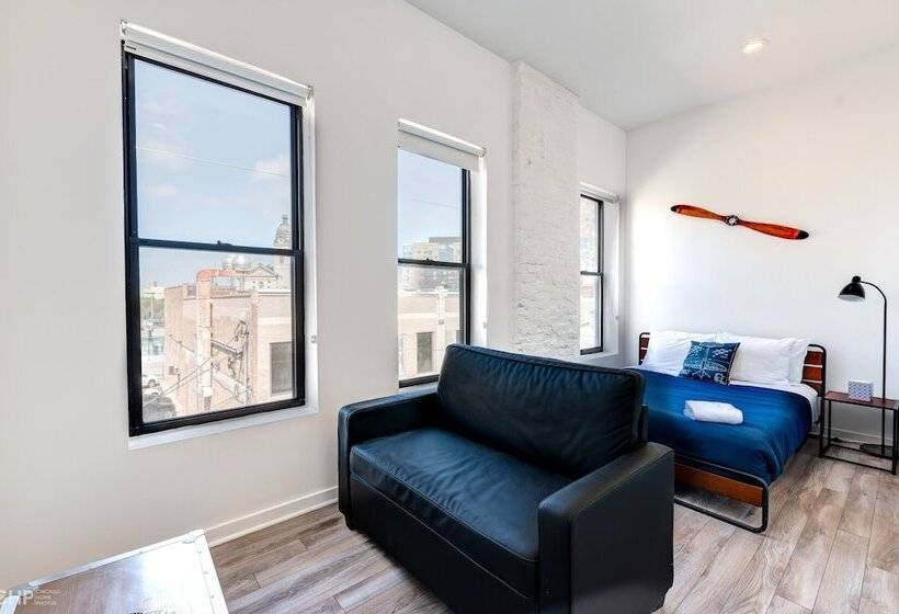 Wind Down After A Long Day In The Windy City   Full Kitchen, Spa Bath, Comfy Bed   747 Lofts Cabin 2