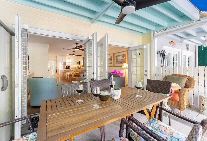 A Place In Paradise By Avantstay Key West Walkable W/ Shared Pool Week Long Stays Only