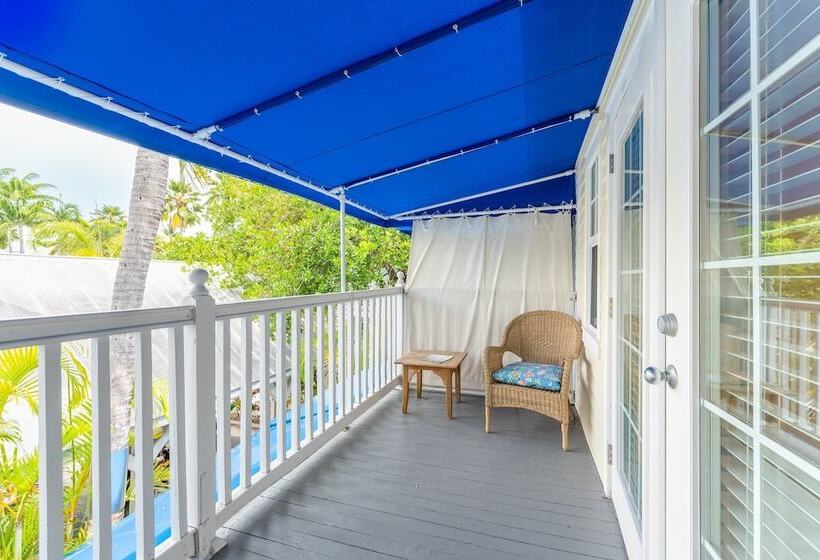 A Place In Paradise By Avantstay Key West Walkable W/ Shared Pool Week Long Stays Only