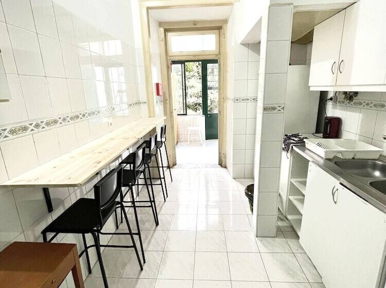 هاستل Lisboa Parque Guest House