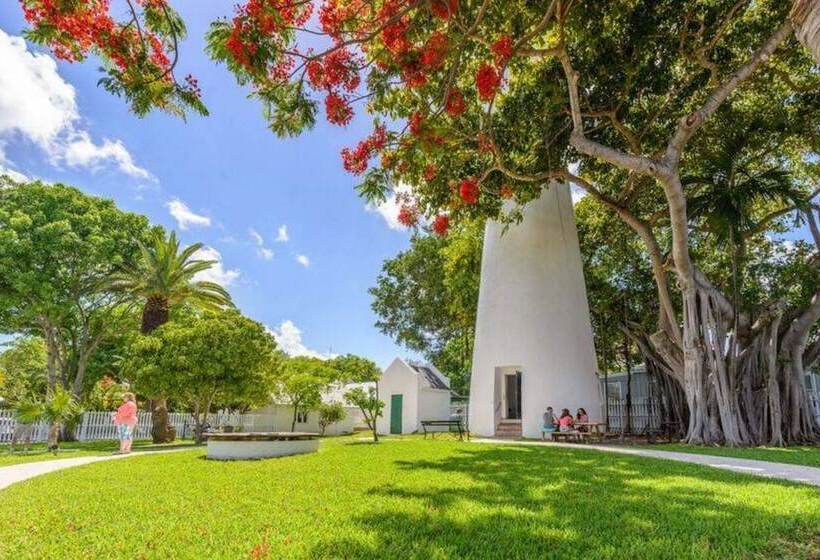 Artist Garden By Avantstay Great Location W/ Balcony, Outdoor Dining, Shared Pool & Bbq! Week Long S