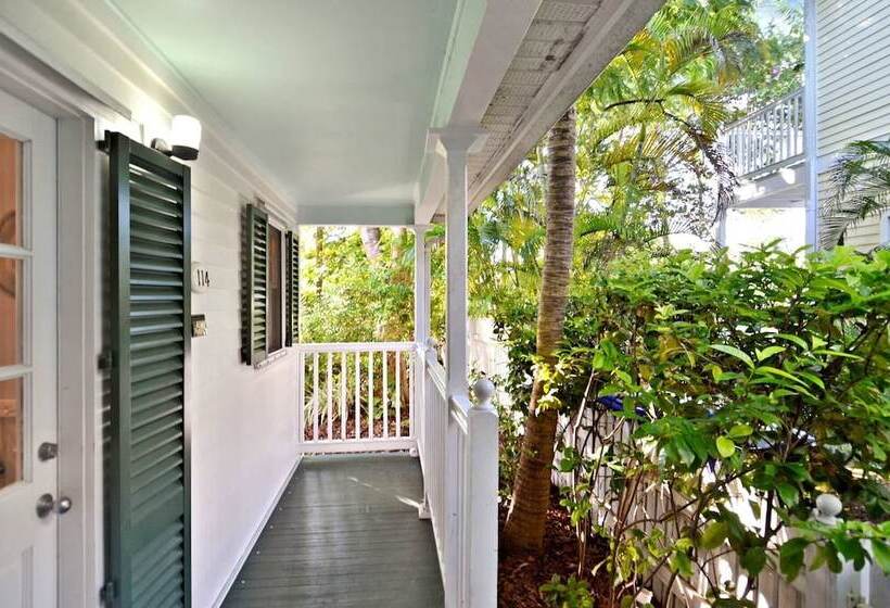 Artist Garden By Avantstay Great Location W/ Balcony, Outdoor Dining, Shared Pool & Bbq! Week Long S