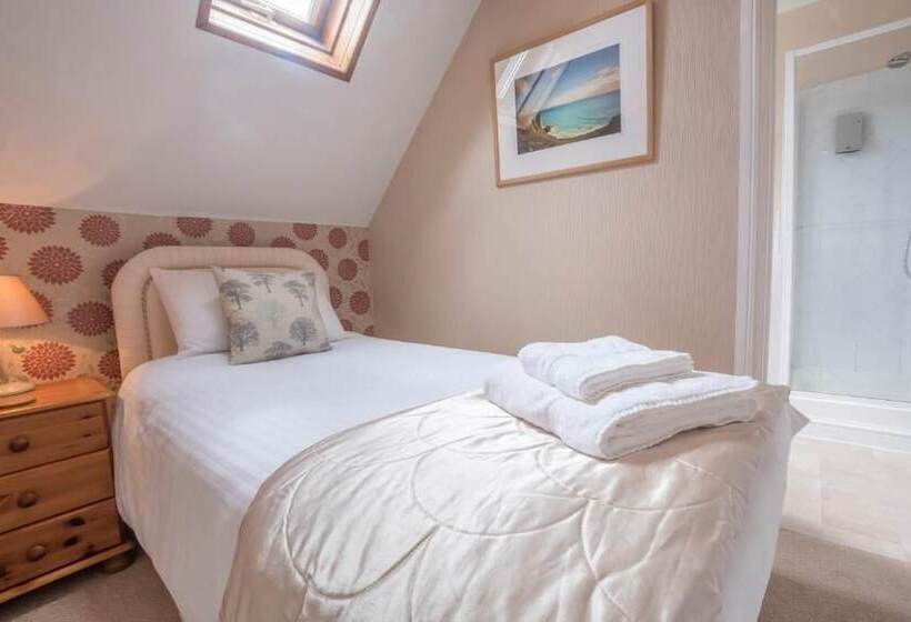تختخواب و صبحانه Forest Side Guest House