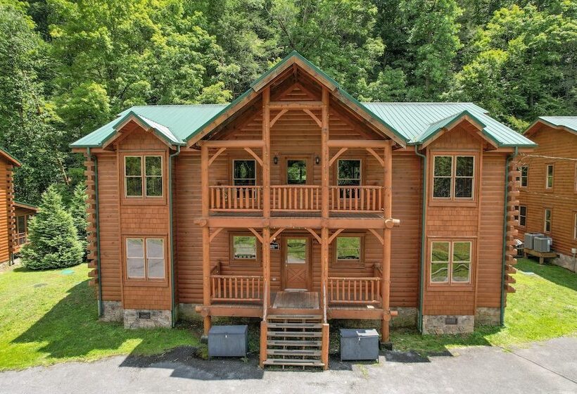 Brookshore By Avantstay Relaxing Backyard Creek, 10mins From Pigeon Forge