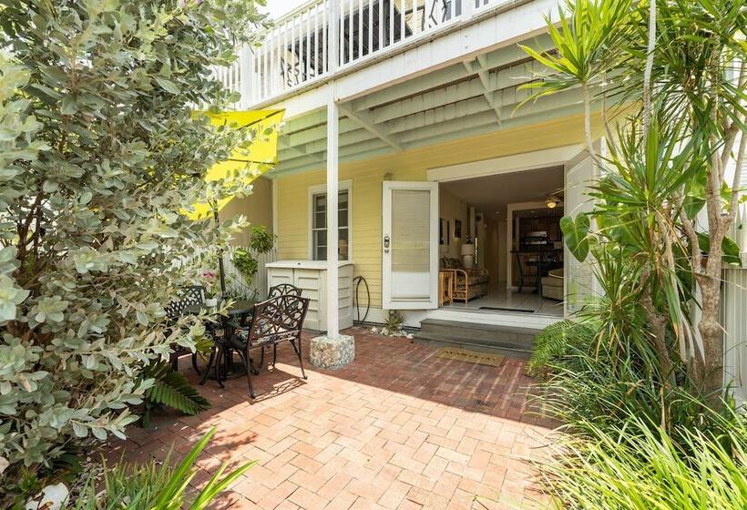 Conch Adventure By Avantstay Great Location W/ Patio, Outdoor Dining And Shared Pool! Week Long Stay