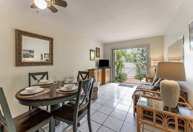 Conch Adventure By Avantstay Great Location W/ Patio, Outdoor Dining And Shared Pool! Week Long Stay