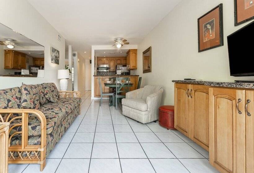 Conch Adventure By Avantstay Great Location W/ Patio, Outdoor Dining And Shared Pool! Week Long Stay
