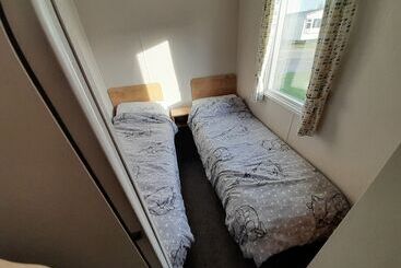 هتل Beautiful 3 Bed Caravan In Walton On The Naze