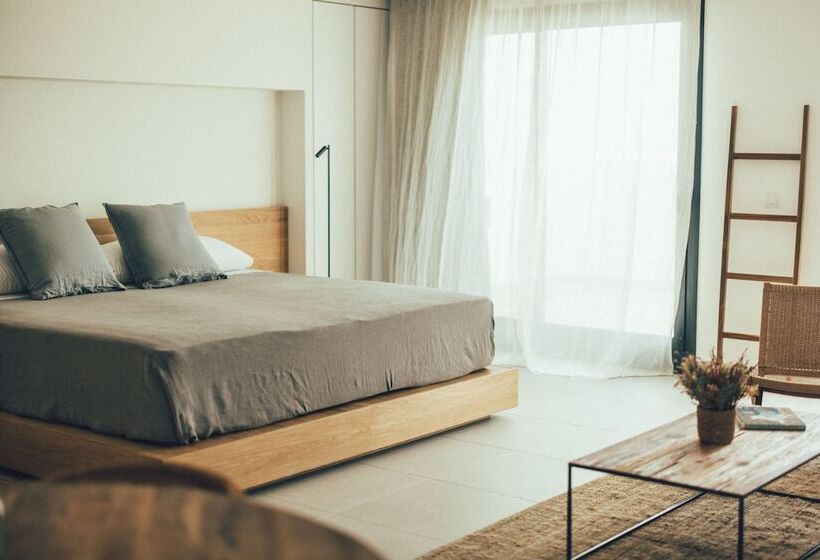 هتل Cala Lanuza Suites