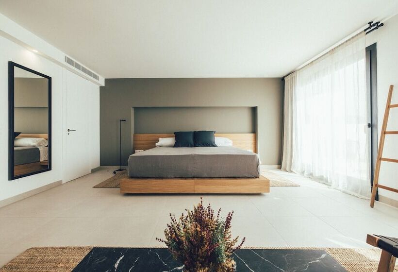 هتل Cala Lanuza Suites
