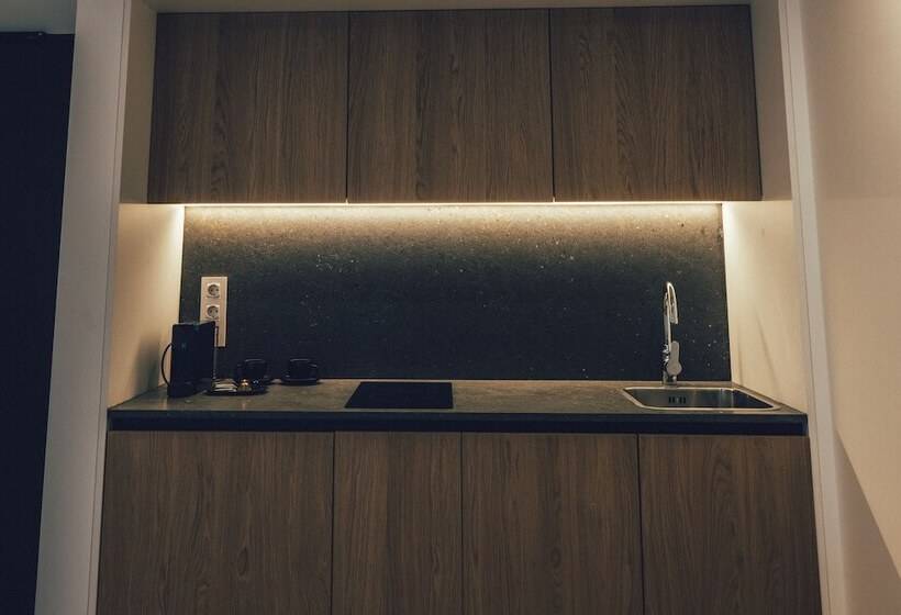 هتل Cala Lanuza Suites