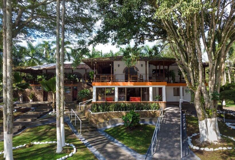 هتل Campestre El Danubio