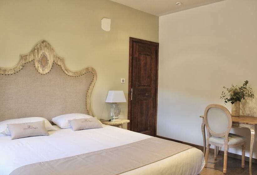 فندق Domaine Du Reginu