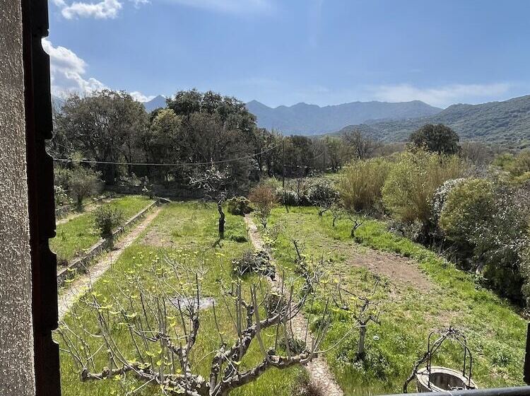فندق Domaine Du Reginu