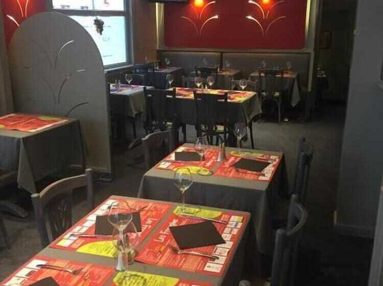 호텔 Hôtel Les Frangins