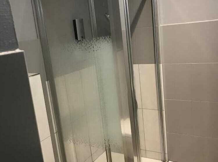 호텔 Hôtel Les Frangins