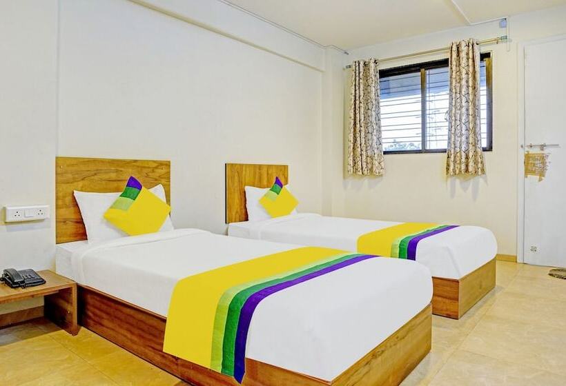 Itsy Hotels Oasis Pride