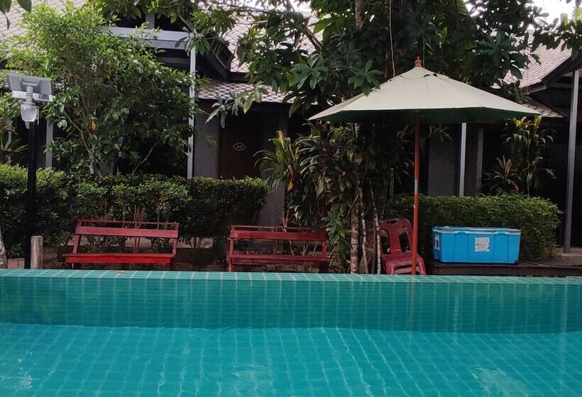 هتل Jr Place @ Klong Muang Beach Krabi