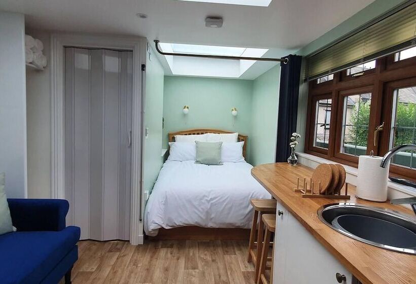 בית מלון כפרי La Al Lodge In Kendal, Gateway To The Lakes