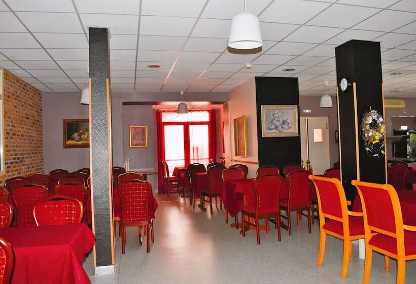 هتل Les Remparts