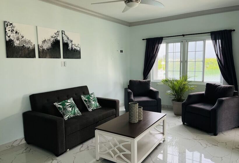 هتل Luxury Apartments And Rooms The Lagoons