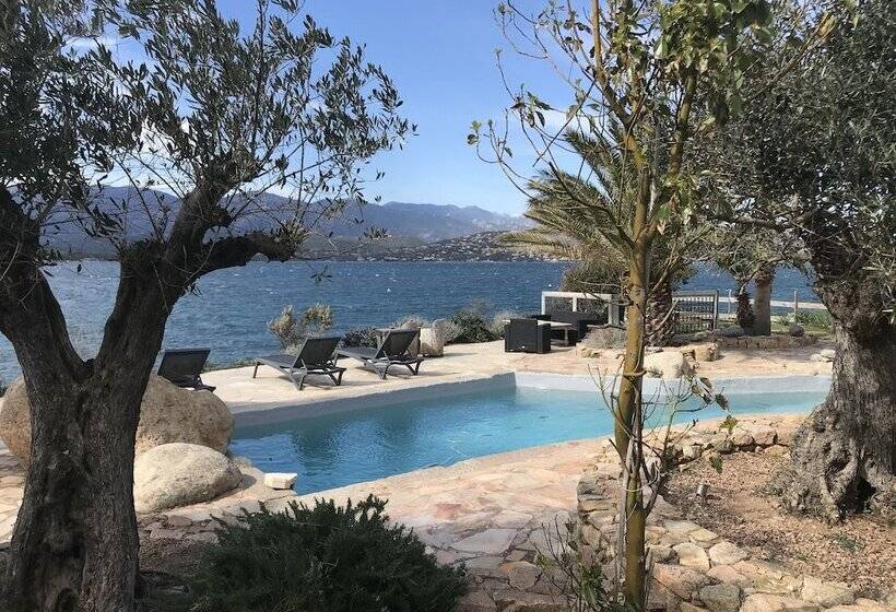 هتل Maranatha Porto Vecchio