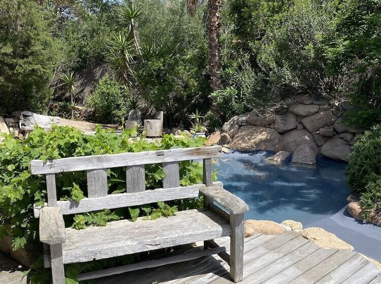 هتل Maranatha Porto Vecchio