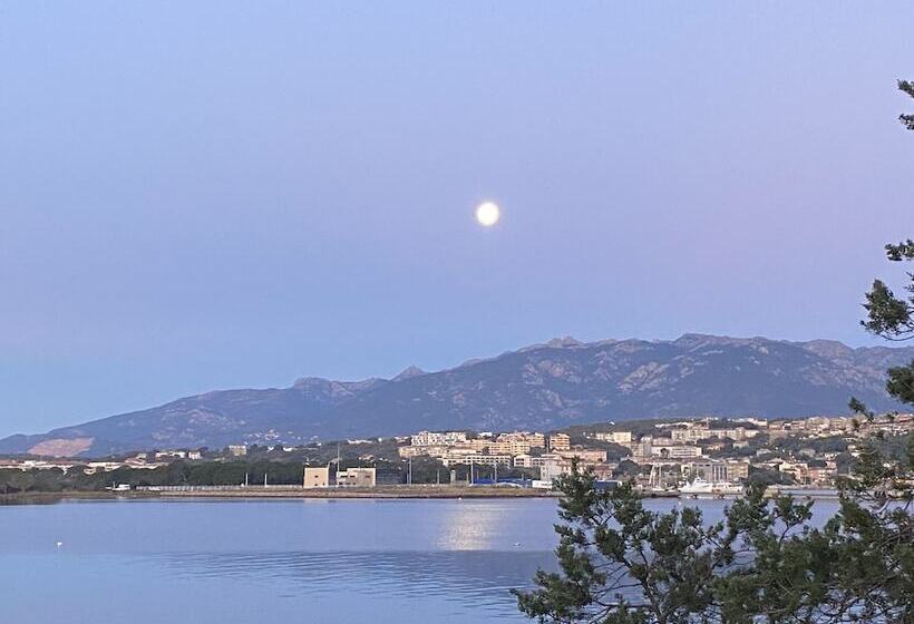 هتل Maranatha Porto Vecchio