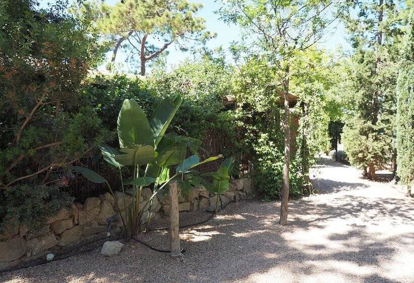 هتل Maranatha Porto Vecchio