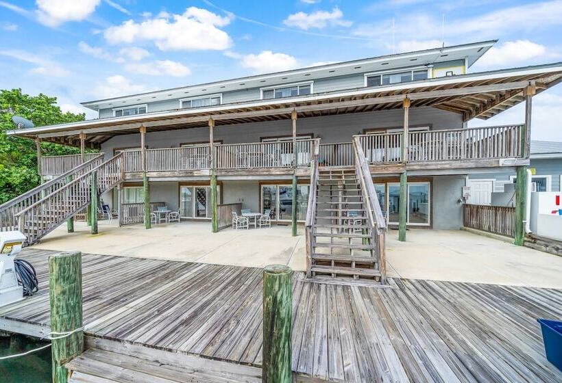 Отель Sebastian Saltwater Lodge