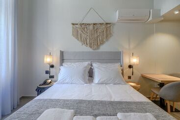 Marea Boutique Suites