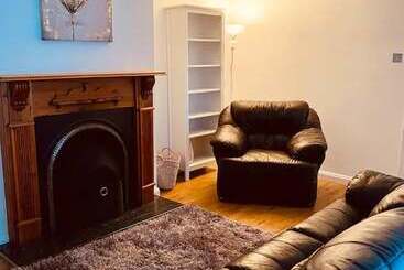 اقامتگاه Beautiful 3 Bed House In Londonderry